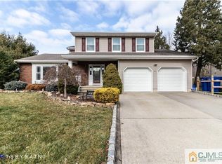 29 Lynn Ct, North Brunswick, NJ 08902