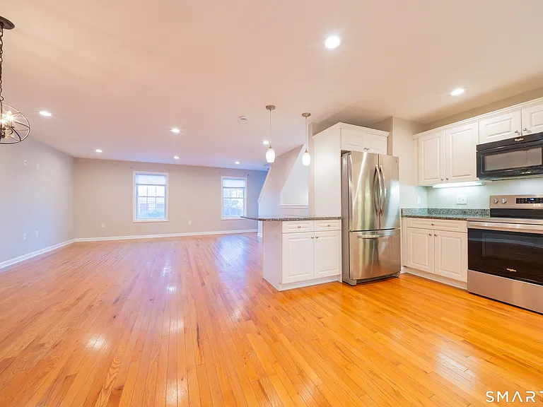 9 Englewood Ave #C — Photo 10