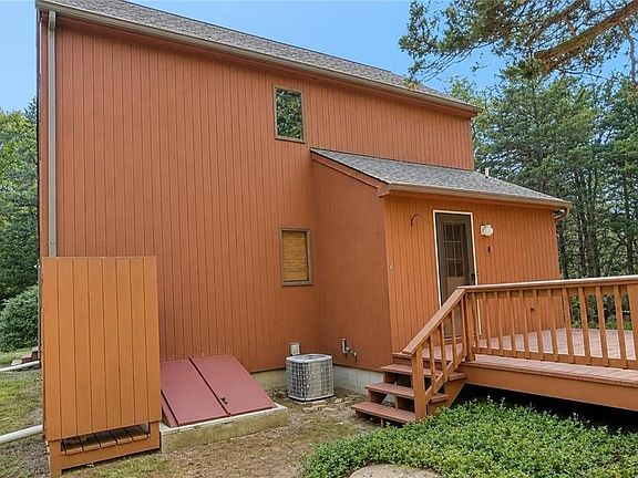 4th image of 56 Lakeside Dr