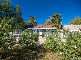 17521 Sherman Way, Van Nuys, CA 91406