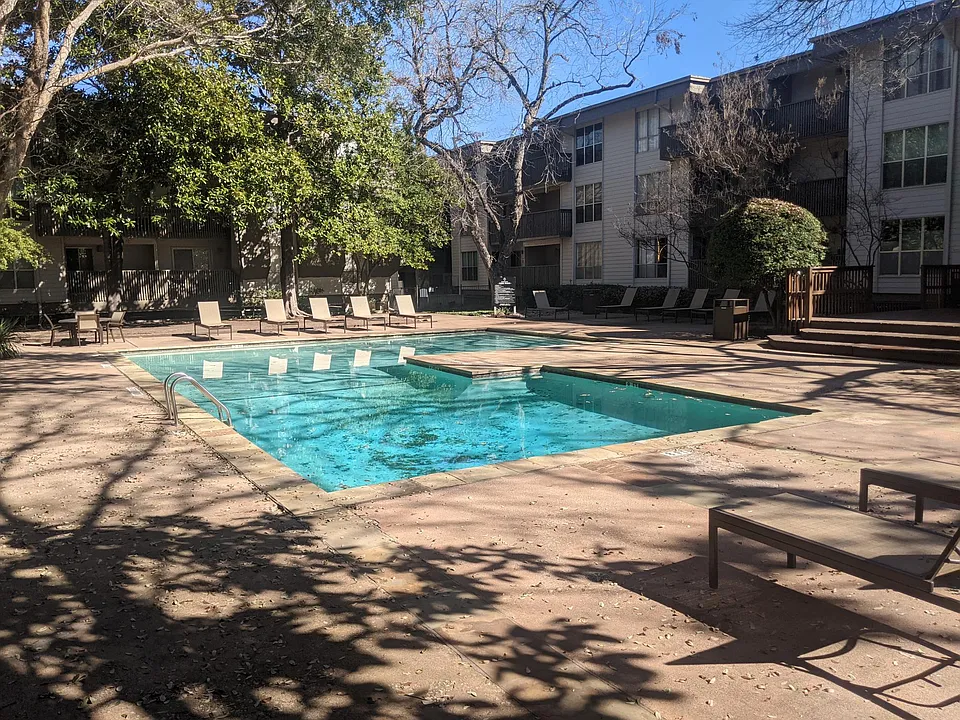 4859 Cedar Springs Rd #351