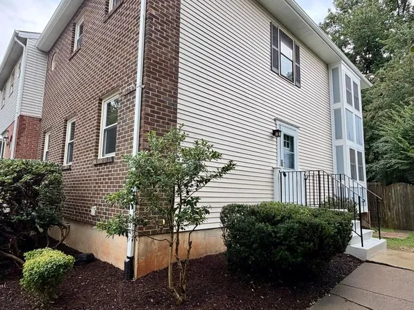 3069 White Birch Ct, Fairfax, VA 22031