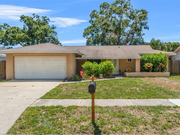 6656 Pinecrest Ln N, Pinellas Park, FL 33781