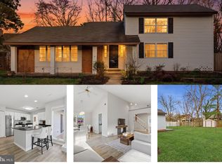 105 Baker Ln, Sterling, VA