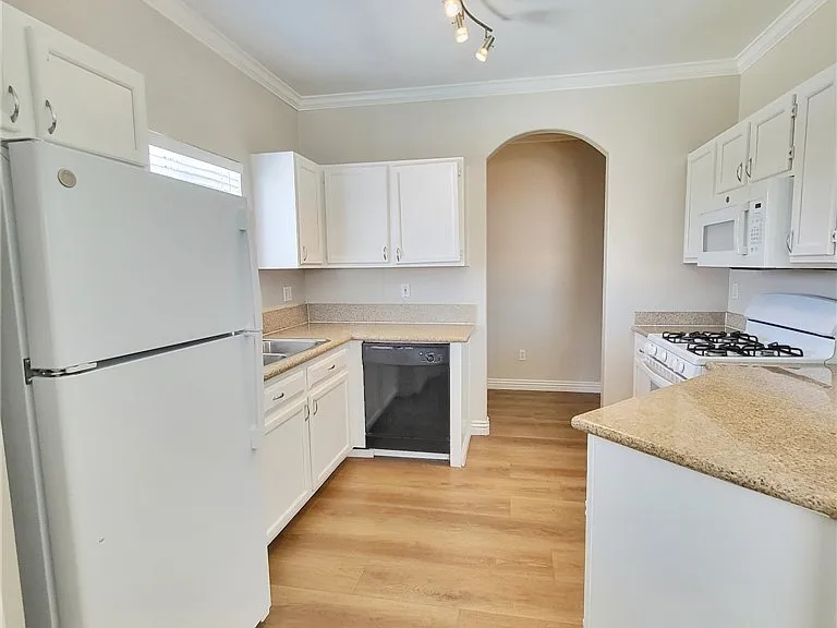 5525 W Flamingo Rd #2040 — Photo 5