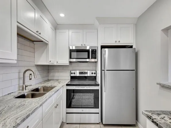 27 Camden B, West Palm Beach, FL 33417