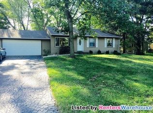 215 Ramsey Ln, Ballwin, MO 63021