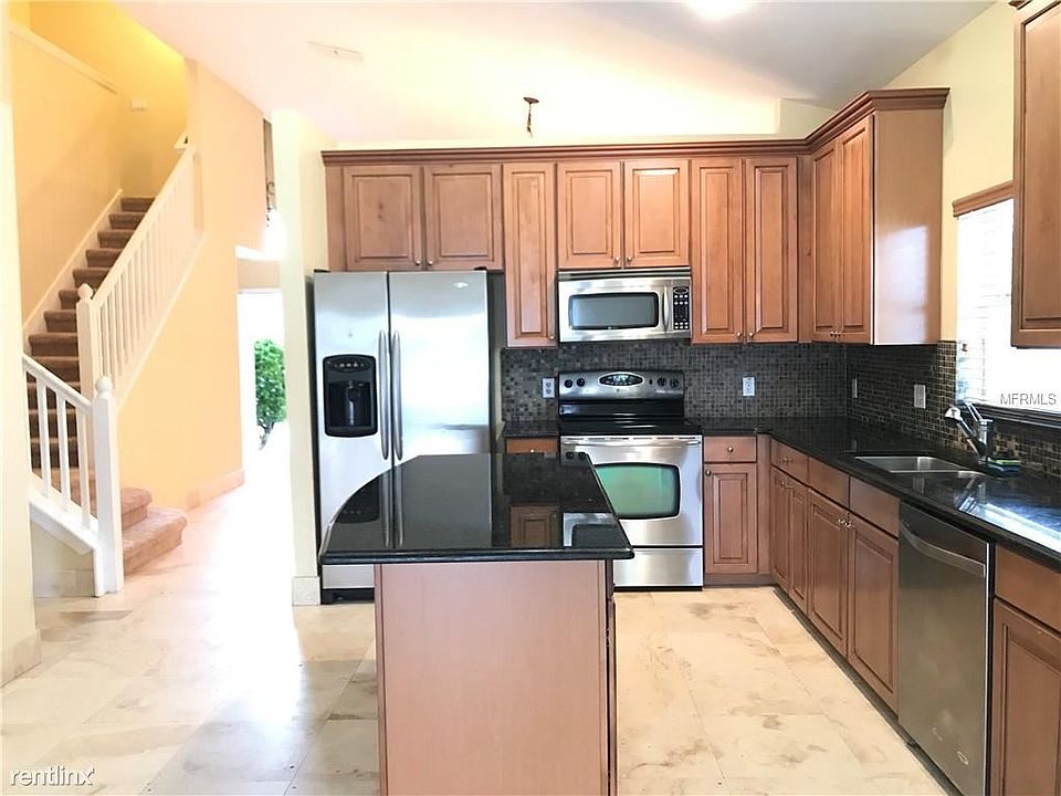 1st image of 846 Hacienda Cir