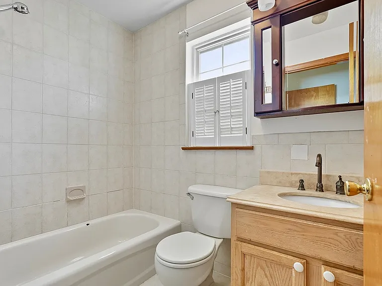 87 Cottage St #2 — Photo 8
