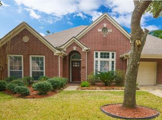 3118 Red Maple Dr, Friendswood, TX 77546