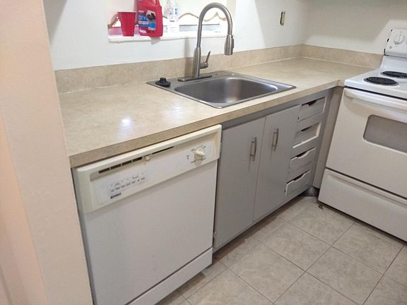 4th image of 430 SE 2nd Ave APT E4