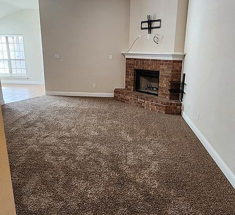 2nd image of 907 Candlestick Dr