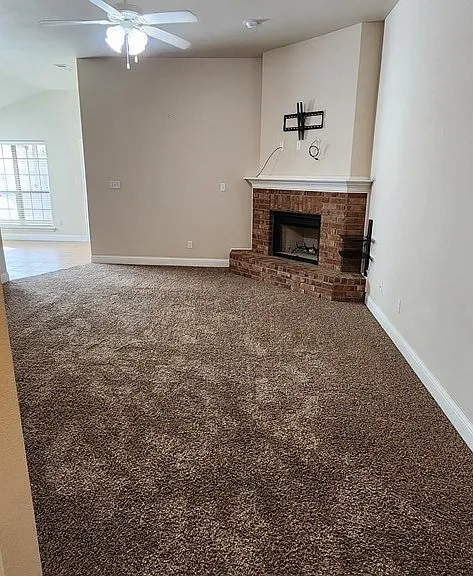 907 Candlestick Dr — Photo 2