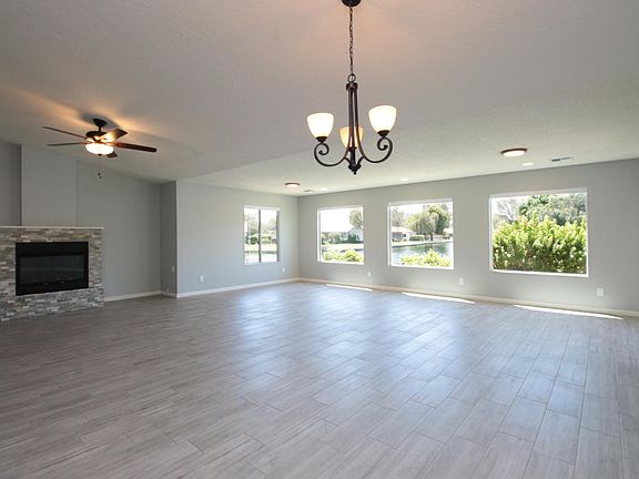 2nd image of 536 Leisure World