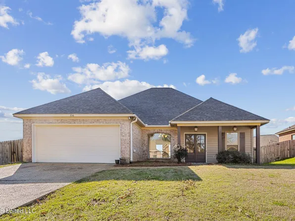 156 Harvey Cir, Canton, MS 39046