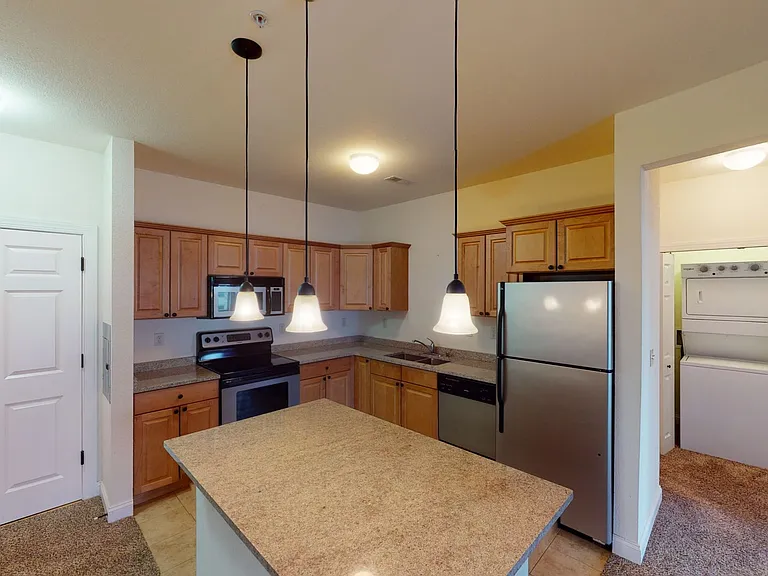 Delafield Lakes Apartments — Photo 20
