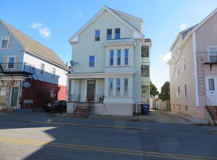 278 Dartmouth St #1, New Bedford, MA 02740