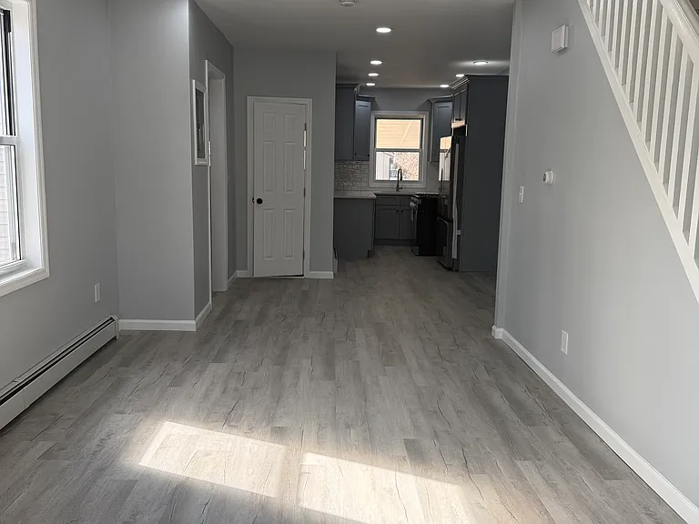 342 Bartlett St — Photo 2