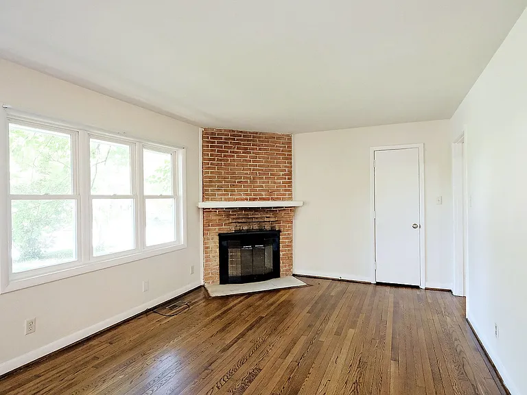 140 W Park Dr — Photo 5