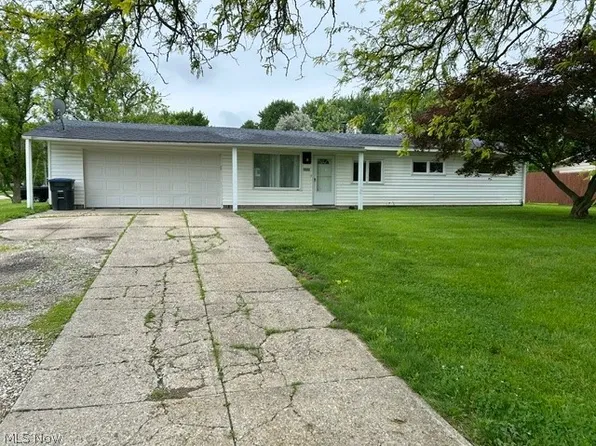 1882 Paul Dr, Brunswick, OH 44212