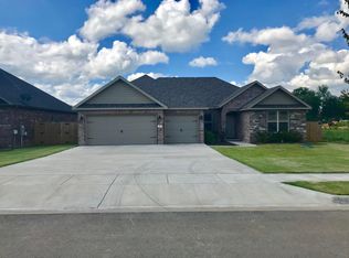 1062 Sawgrass Rd, Cave Springs, AR 72718