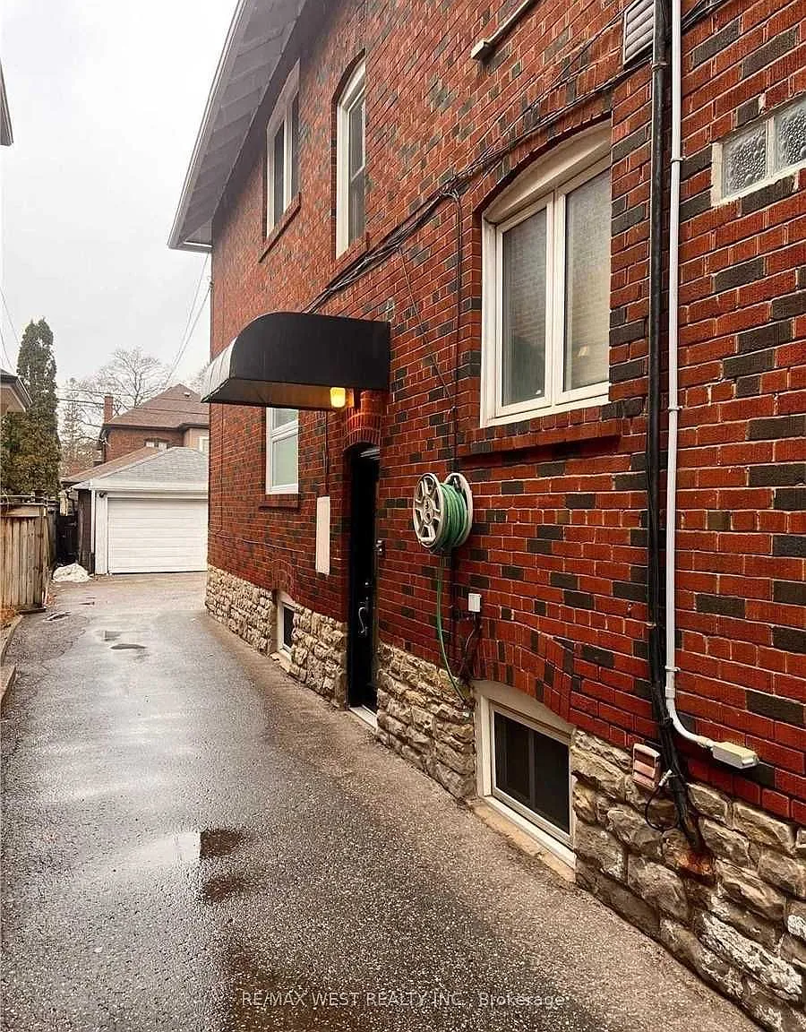 2 bed, $2,100 — Photo 2