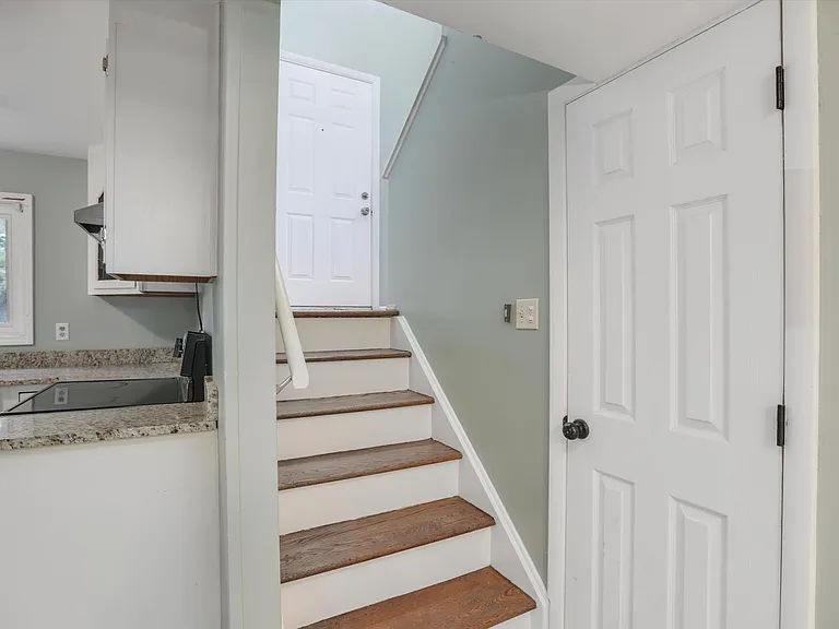 741 Panorama Dr — Photo 10