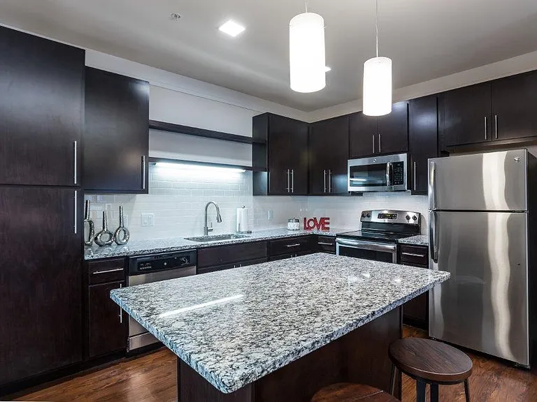 Vanguard Heights — Photo 3