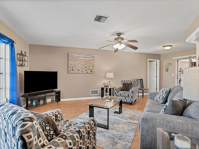 4154 Jennings Blvd — Photo 8