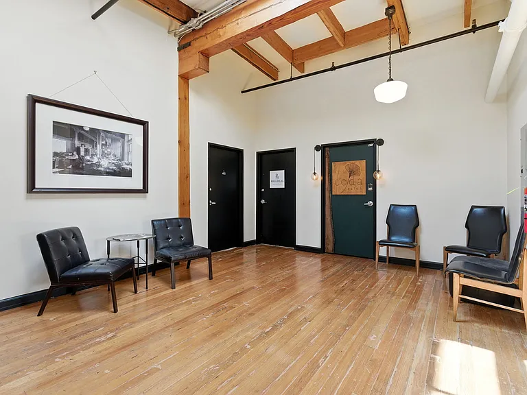 1306 NW Hoyt St #402 — Photo 10