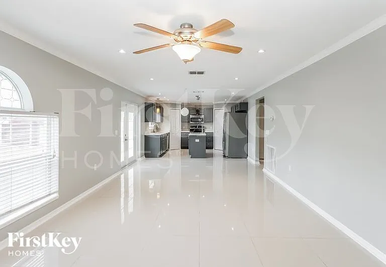 3108 Sky St — Photo 3