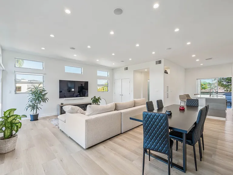 518 N Vista St — Photo 9