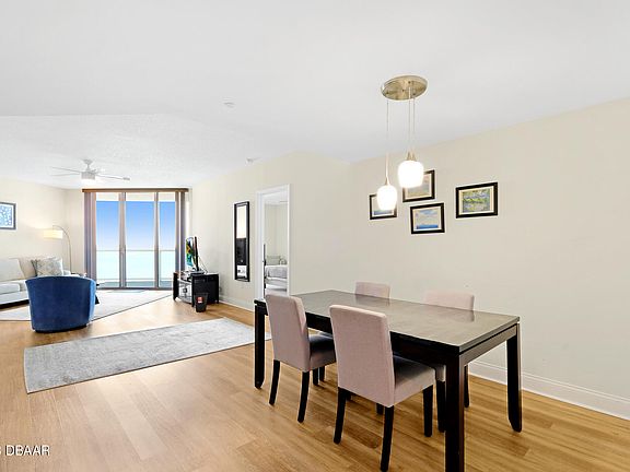 5th image of 241 Riverside Dr Unit 1106