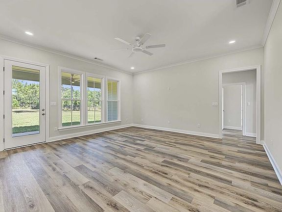 4th image of 329 Willow Oak Loop