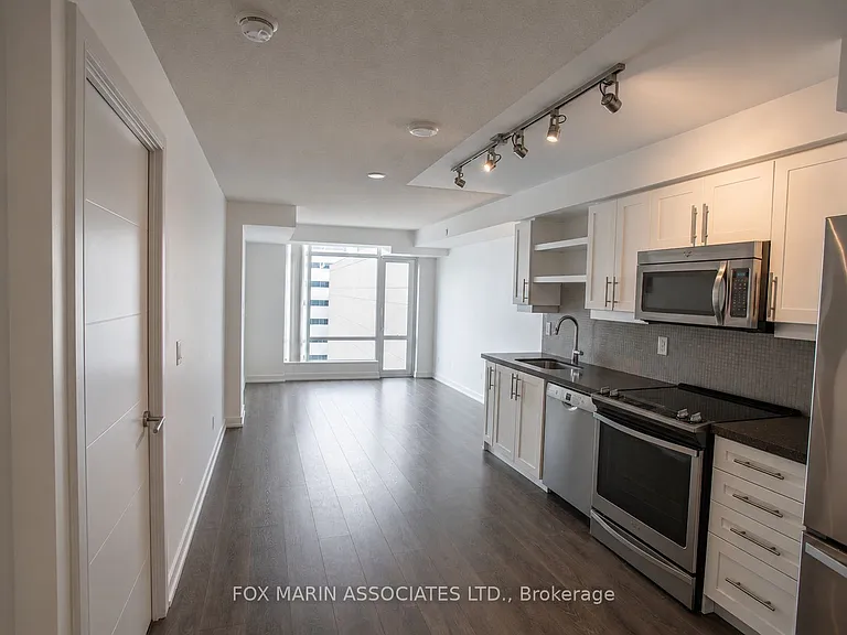 525 Adelaide St W #614 — Photo 1