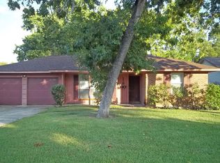 116 Bois D Arc St, Lake Jackson, TX 77566