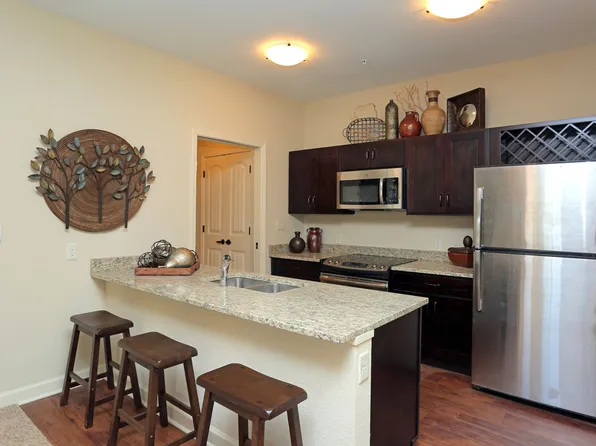 Anderson House Apartments, 407 N Garrison Ave #413-204, Kansas City, MO 64163