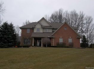 650 Olivia Dr, Milford, MI