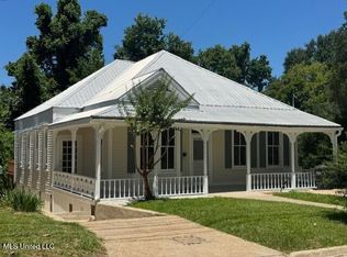 208 Arlington Ave, Natchez, MS 39120