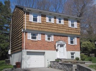 17 N Brook Rd, Larchmont, NY 10538