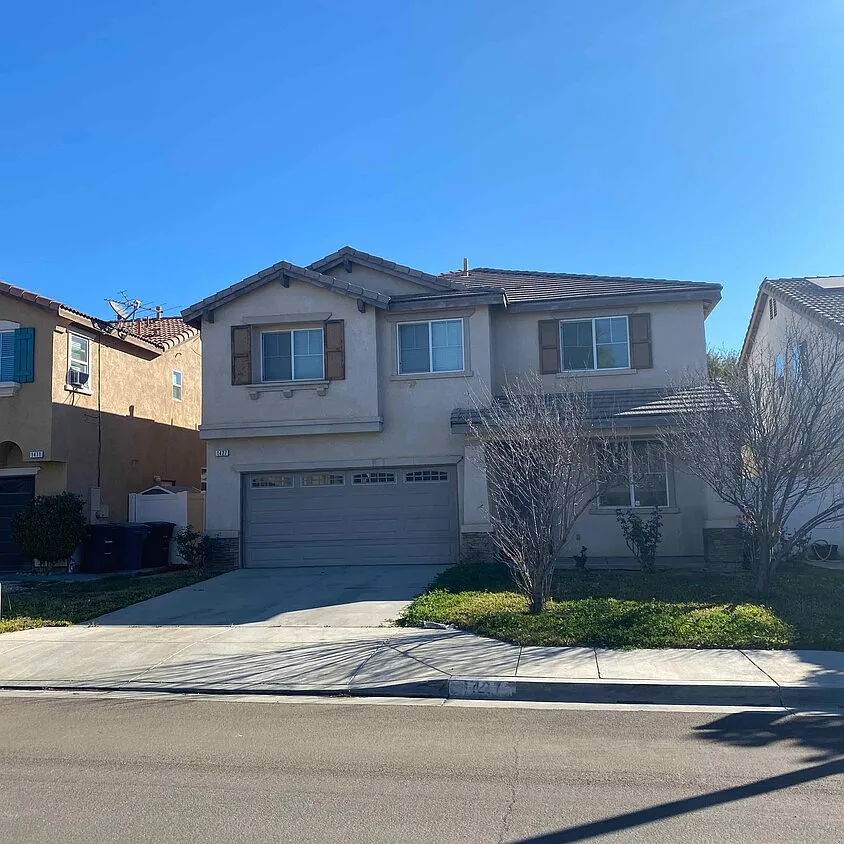 3 bed, 2216 sqft, $3,150 — Photo 1