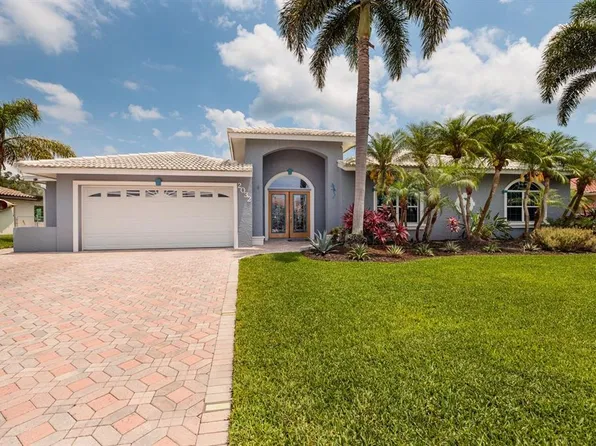 2032 Kansas Ave NE, Saint Petersburg, FL 33703