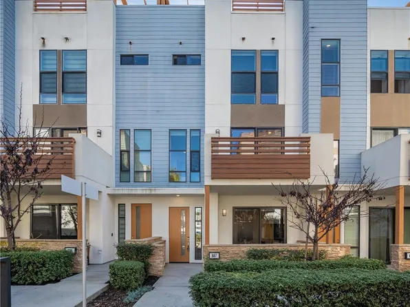 687 Doheny St, Costa Mesa, CA 92627