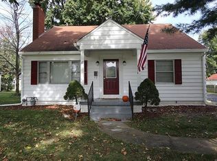 17 Lakewood Dr, Belleville, IL
