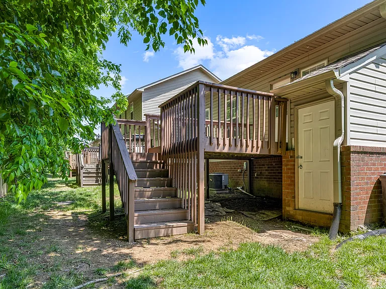 1311 Cashmere Dr — Photo 36