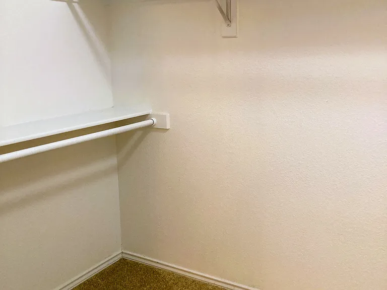 2078 Belvedere Dr — Photo 18