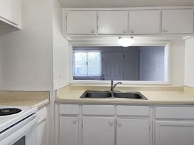 Buenas Luna/Sol 1 Month FREE