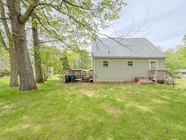 9 Dakota Dr — Photo 45