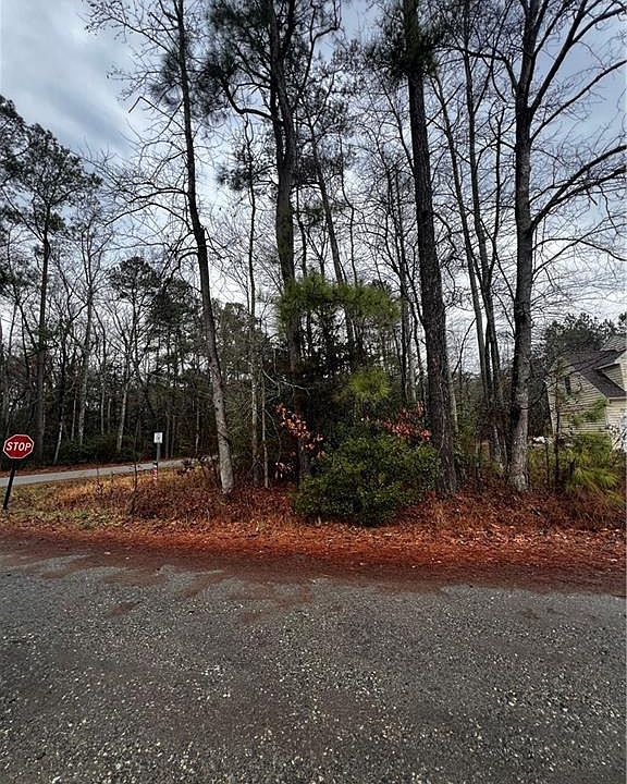2nd image of 1 Poplar Dr