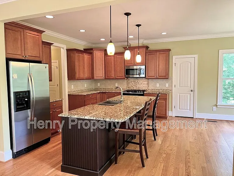 5804 Yates Mill Pond Rd — Photo 7